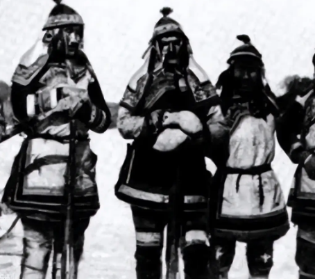 披甲人归皇上管吗？八旗制度下的权力归属与身份演变