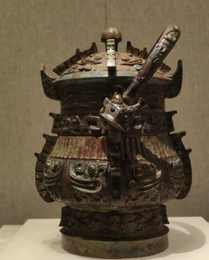 祖辛铜卣：商代青铜文明的巅峰见证