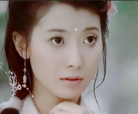 李媚娘的情感天平：柴玉关与朱富贵的爱恨纠葛