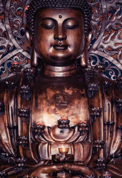 燃灯古佛：光明之主与智慧灯塔的修行密码