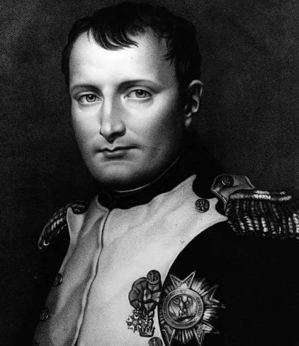 联军为何不杀拿破仑：权力、宗教与政治博弈的深层密码