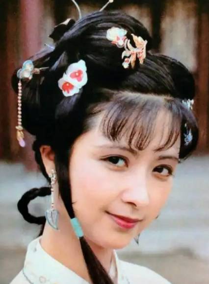 吞金自尽：尤二姐的悲剧人生与时代困局