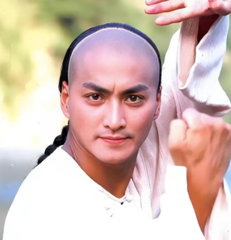 乾隆为何未杀陈家洛：血缘羁绊与政治权谋的双重博弈