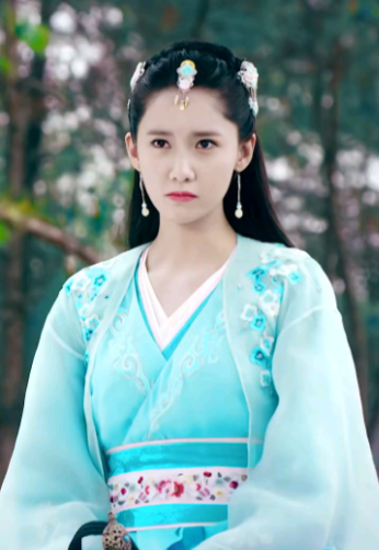 夏侯轻衣与牛玉：虚构与现实的身份辨析