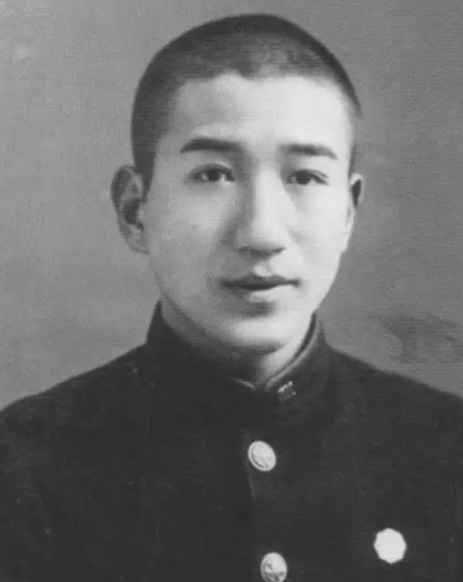 太宰治年轻有多帅：从照片与文学镜像中窥见的美学符号