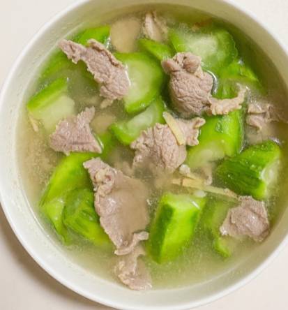 丝瓜炖汤的调料密码:清鲜与醇厚的平衡艺术