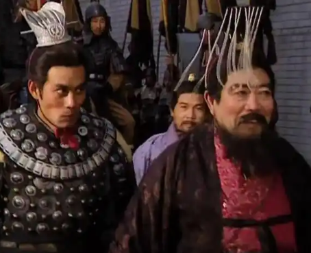 吕布不杀董卓：历史天平的另一种倾斜