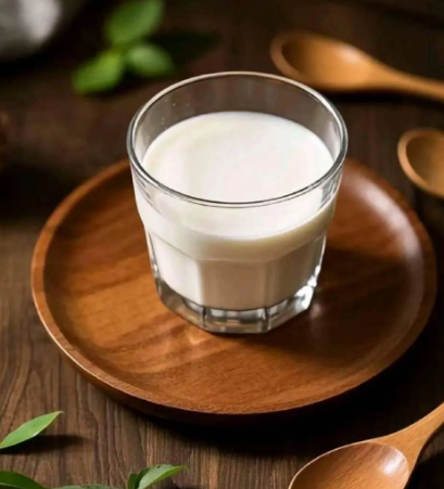 空腹VS餐后:牛奶饮用时间的选择与健康影响全解析
