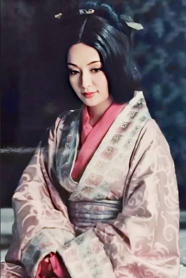 金屋藏娇终成空：汉武帝废后的权力逻辑与情感困局