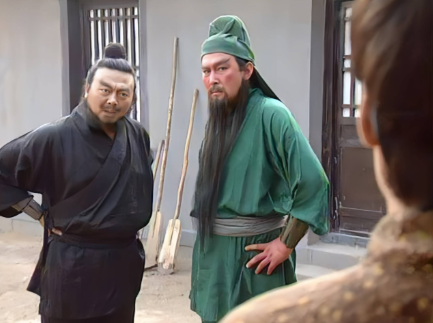 血色残阳下：关羽满门殒命与张飞家族幸存的命运密码