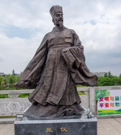 楚齐兴亡录：张仪的棋局与齐国庙堂的溃败