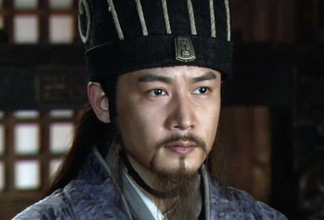 智冠千古，忠昭日月：诸葛亮历史地位的多维解构