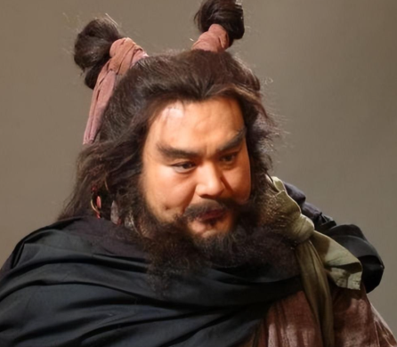 毒酒入喉时：李逵临终二十二字遗言，撕开宋江的“忠义”假面