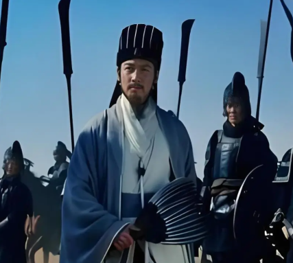 权臣的“甲胄”：诸葛亮带甲上朝与蜀汉权力困局