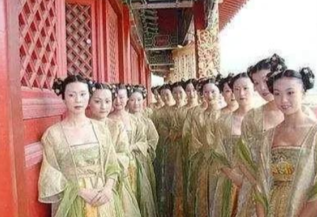 永乐后宫血案：朱棣屠杀三千宫女的真相与权力逻辑