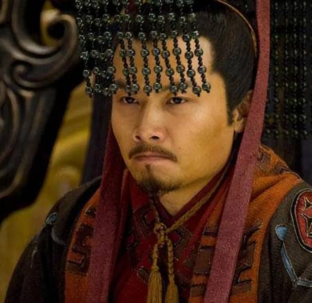 权力更迭的双重镜像：曹丕与司马氏篡位成败的深层逻辑