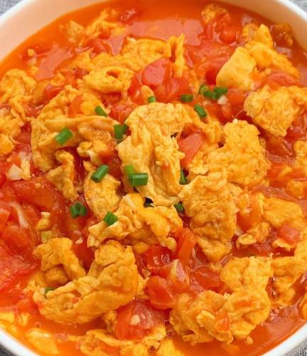 番茄炒蛋的终极争议:番茄到底要不要去皮?