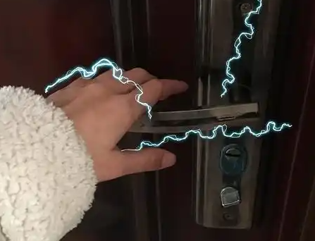 冬日“噼啪”终结指南:科学消除静电的五大实用策略