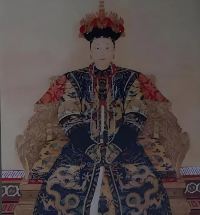 龙纹异象下的早逝悲歌：佟佳氏的命运密码