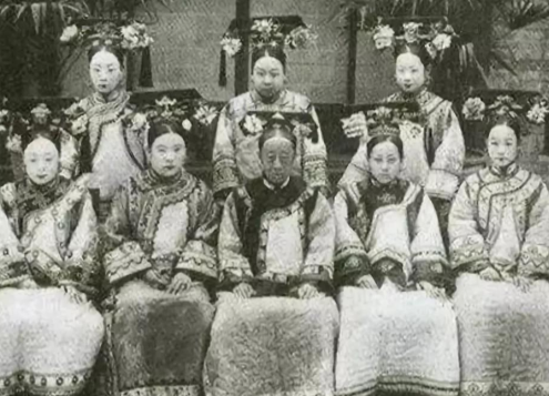 打破刻板印象：清朝妃嫔的审美密码与历史真相