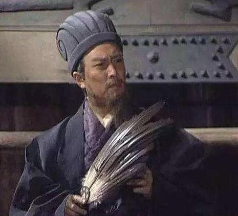 羽扇轻摇藏乾坤：诸葛亮手中羽扇的千年谜题