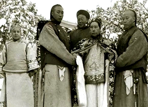 懿旨难救：安德海之死背后的权力博弈与制度铁律