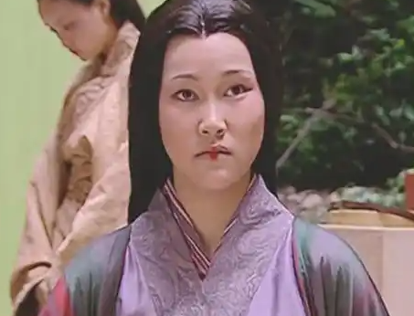 薄皇后：从无宠皇后到家族覆灭的悲歌