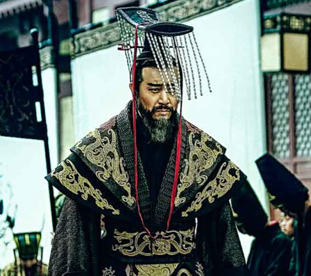 从纨绔少年到乱世枭雄：曹操的蜕变与多维人生