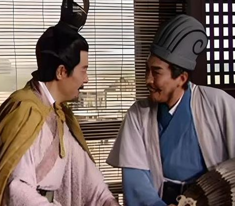 历史迷雾中的“郭嘉不死，卧龙不出”：一场跨越时空的智者对话