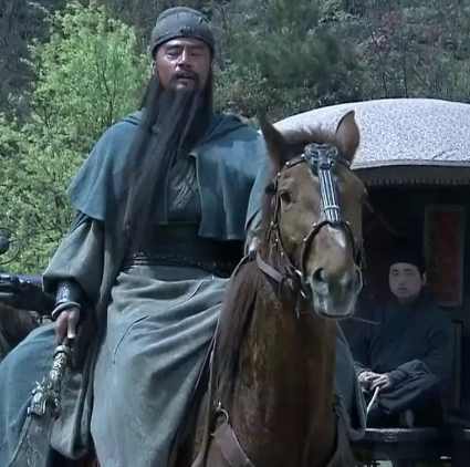 巅峰对决：关羽与夏侯惇实力剖析及胜负之辨