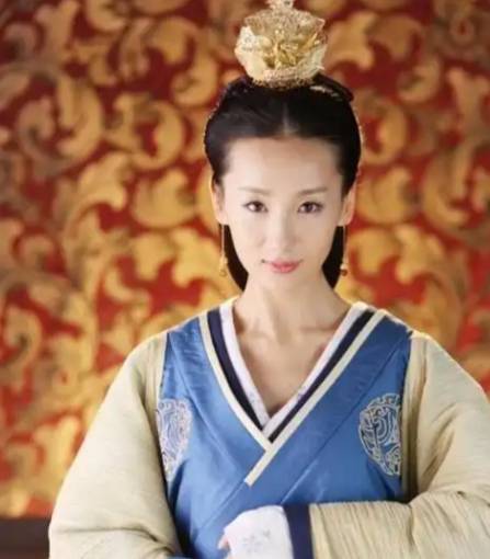 薄皇后被废之谜：无子背后的政治博弈与情感疏离