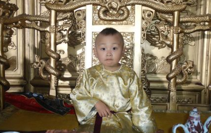 爱新觉罗·弘曕：雍正帝第六子的跌宕人生