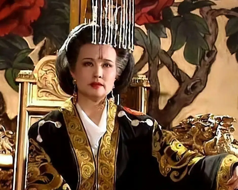 武则天：从称帝到还政李家的权力博弈与历史抉择