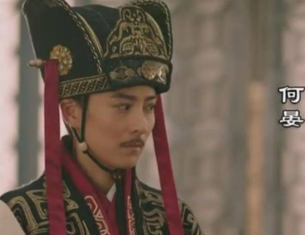 何晏：天赋与智慧交织的聪慧传奇