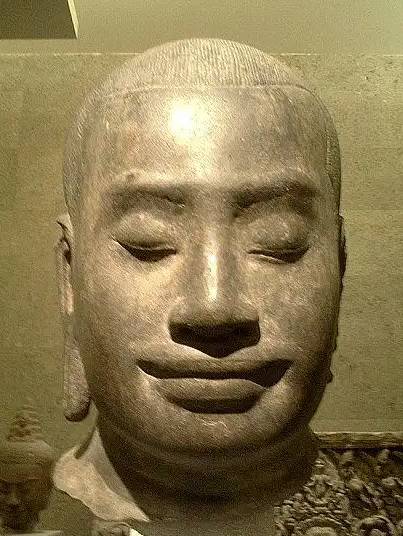 阇耶跋摩的子女：王朝传承中的关键角色