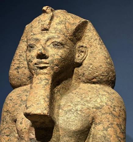 哈特谢普苏特：古埃及王室血脉中的传奇女法老