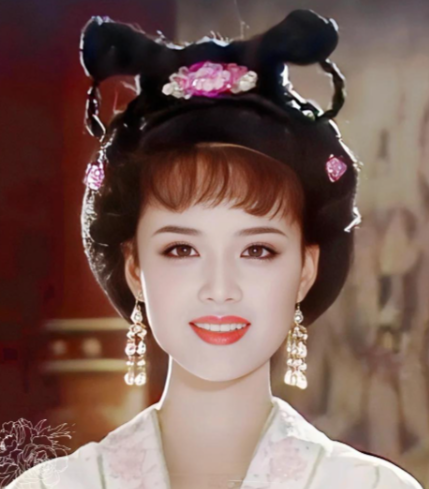 墨香盈袖映宫闱：上官婉儿代表作中的才情与风骨