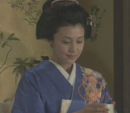 鹰司信子与德川纲吉：权力联姻下的复杂情感与政治博弈