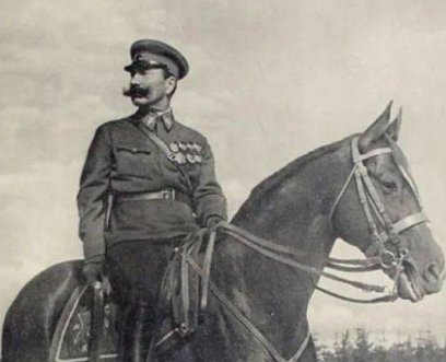 钢铁洪流：布琼尼骑兵部队的传奇征程