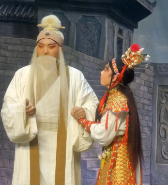 程婴救孤：历史真实与文学演绎的交织