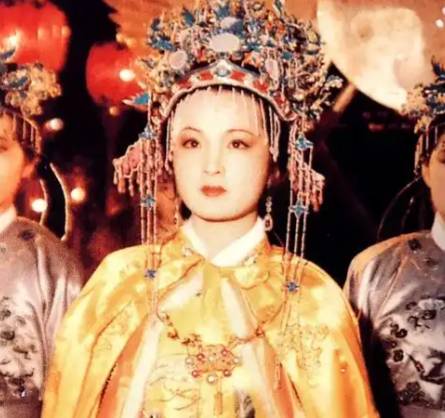 权谋漩涡中的牺牲品：元春之死背后的宫廷暗涌