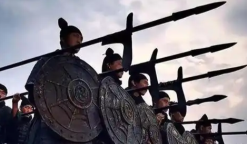 八十万秦军缘何未能挽救秦朝覆灭：多重因素交织的历史悲剧