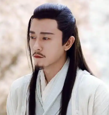 杨逍十年未寻纪晓芙：承诺、尊重与身份桎梏下的深情