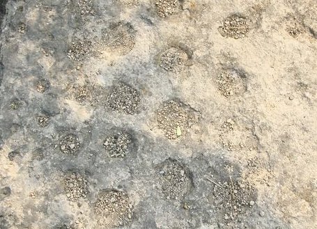 从火山灰到现代建材：水泥的发明与进化史