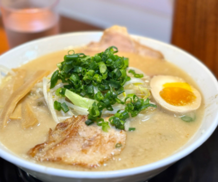 日式拉面用的是什么面：探寻面条背后的工艺与风味