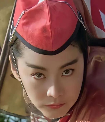 东方不败：跨越性别的江湖传奇