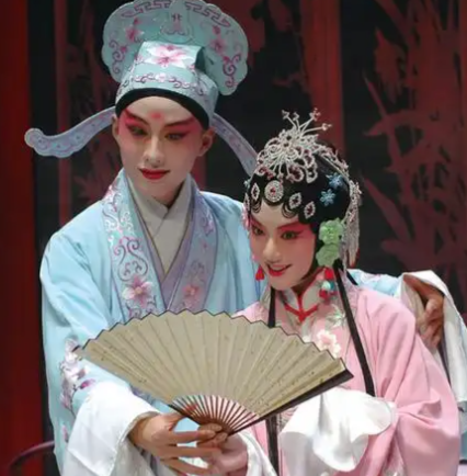 双璧映辉：论长生殿与桃花扇的并称之美
