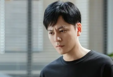 钢铁森林蒋诚身份是卧底吗？