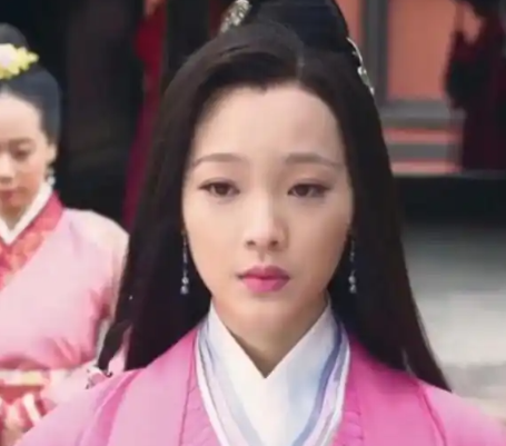 魏美人之殇：美貌背后的权力绞杀