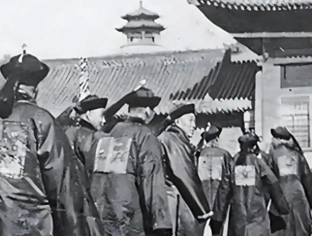 清末新政：封建挽歌下的改革幻象